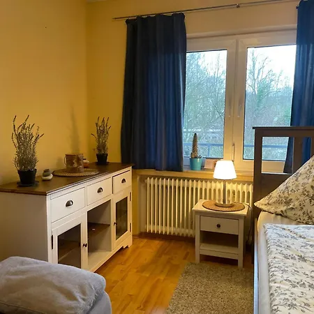 Moderne Im Gruenen, Mit Park- Und Meer-naehe בית אירוח